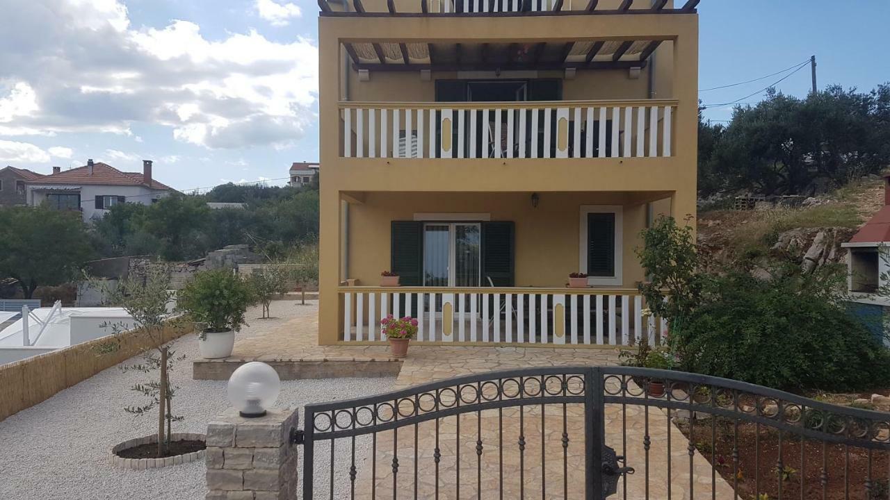 Apartment Azaleja Sali Exterior photo